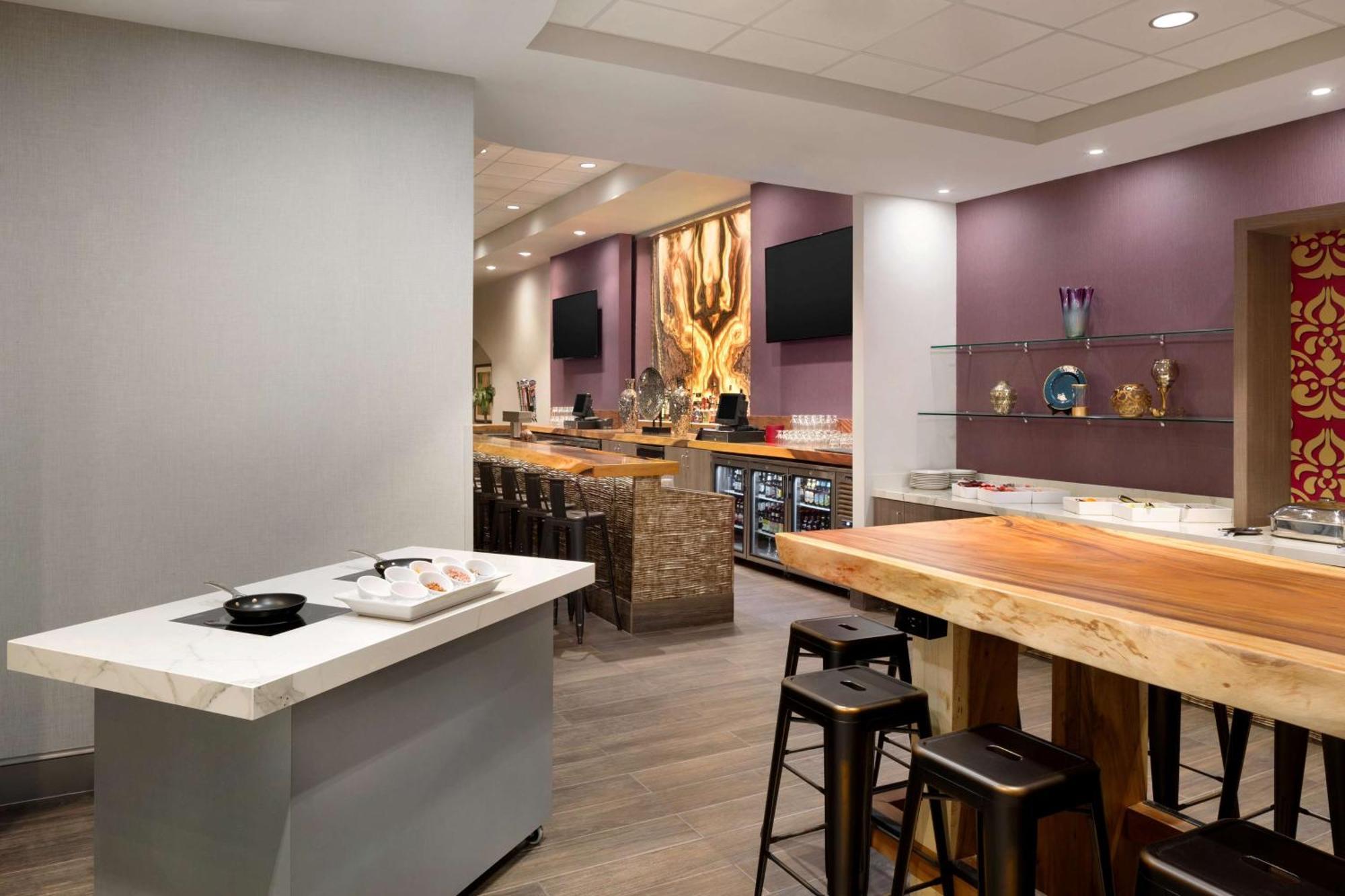 Hilton Fort Wayne At The Grand Wayne Convention Center (Adults Only) Dış mekan fotoğraf