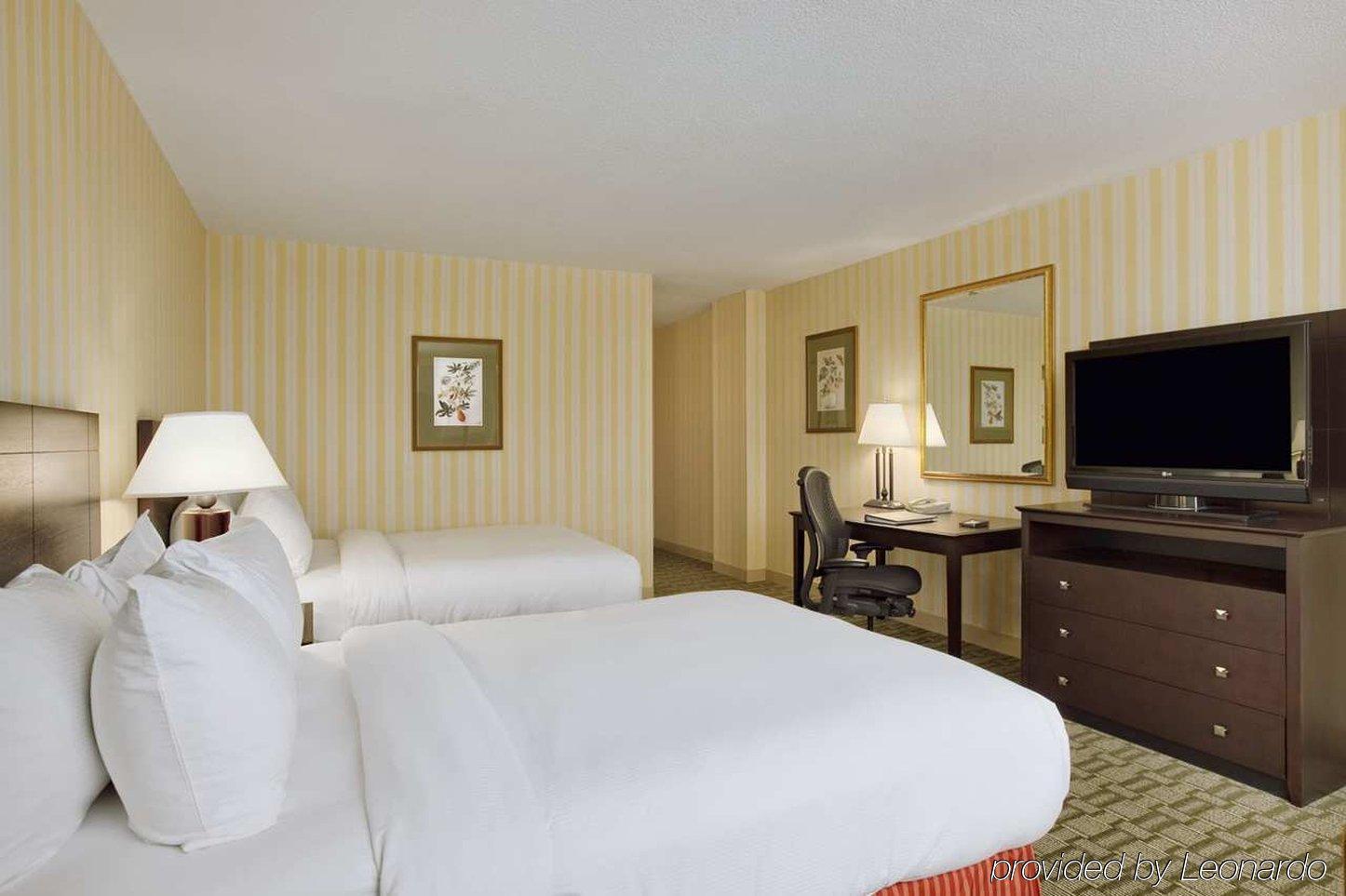 Hilton Fort Wayne At The Grand Wayne Convention Center (Adults Only) Oda fotoğraf