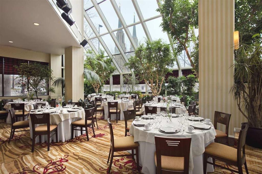 Hilton Fort Wayne At The Grand Wayne Convention Center (Adults Only) Restoran fotoğraf