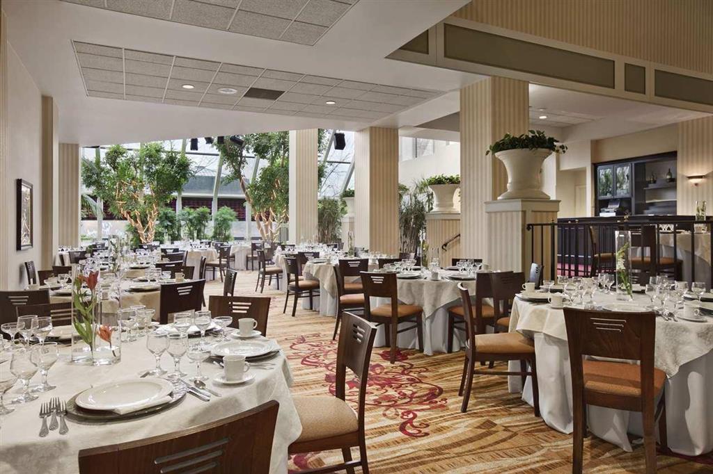 Hilton Fort Wayne At The Grand Wayne Convention Center (Adults Only) Restoran fotoğraf
